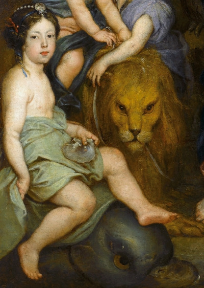 Zbliżenie na fragment obrazu. Córka Teresa Kunegunda siedzi na delfinie, trzymając na kolanach muszlę z perłą, a jej włosy również są ozdobione perłami. Ma to oznaczać jej predestynację do tronu i łagodność usposobienia. 