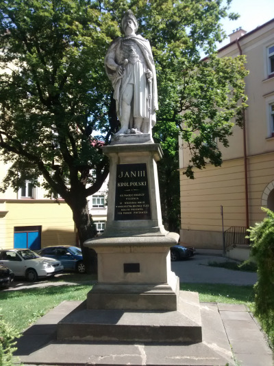 Pomnik Jana III Sobieskiego w Przemyślu, autorstwa lwowskiego rzeźbiarza Tadeusza Błotnickiego. Król ukazany w pozycji stojącej. Ubrany w strój historyczny: zbroję, płaszcz, czapkę. W ręce trzyma buławę. Na cokole widnieje napis: "Jan III - Król Polski - Ku Pamięci Odsieczy Wiednia - 12 września 1683 roku - w Dwóchsetną Rocznicę tejże - Miasto Przemyśl - ten pomnik postawiło".
