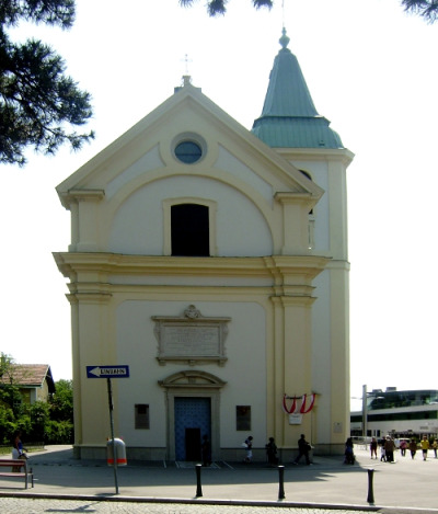 Fasada kościoła św. Józefa na podwiedeńskim wzgórzu Kahlenberg, który powstał w XVII wieku. 