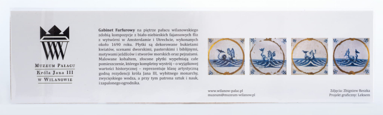 Wąska kartka z czterema zdjęciami, tekstem i logotypem Muzeum w Wilanowie. 