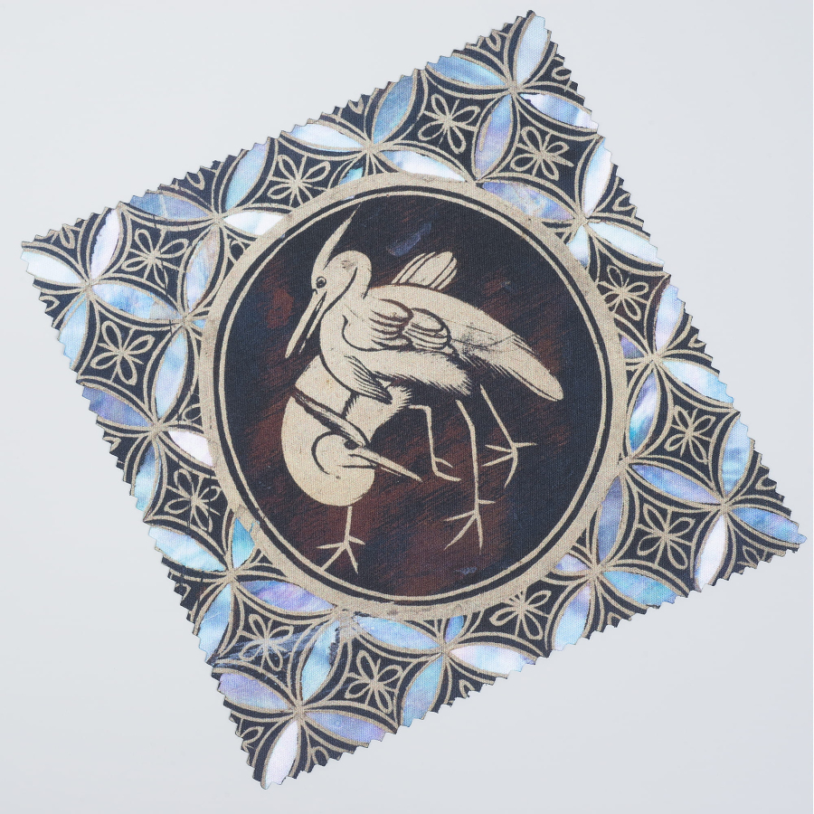 Chusteczka do okularów z fragmentem dekoracji stołu w typie nanban. 