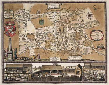 Stara ilustracja barwna podzielona na dwa pola. Na pierwszym mapa i obelisk oraz ludzie. Na drugim polu drewniane zabudowania. Jest to plan Wieliczki i III poziom kopalni. 