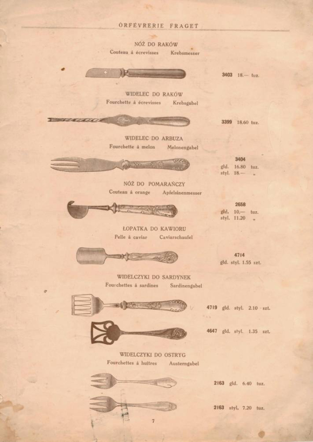 Karta z księgi. Przedstawia ilustracje sztućców. Każdy z nich jest opisany szczegółowo. Są to sztućce z katalogu jubileuszowego firmy Józef Fraget.