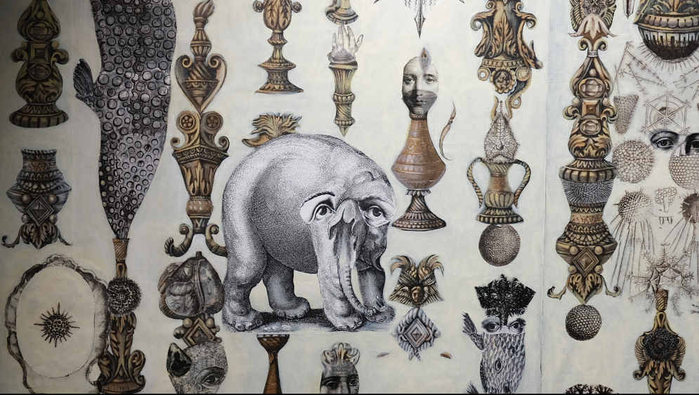 Grafika z przedstawieniem fantazyjnych zwierząt, kształtów i przedmiotów na jasnym tle.